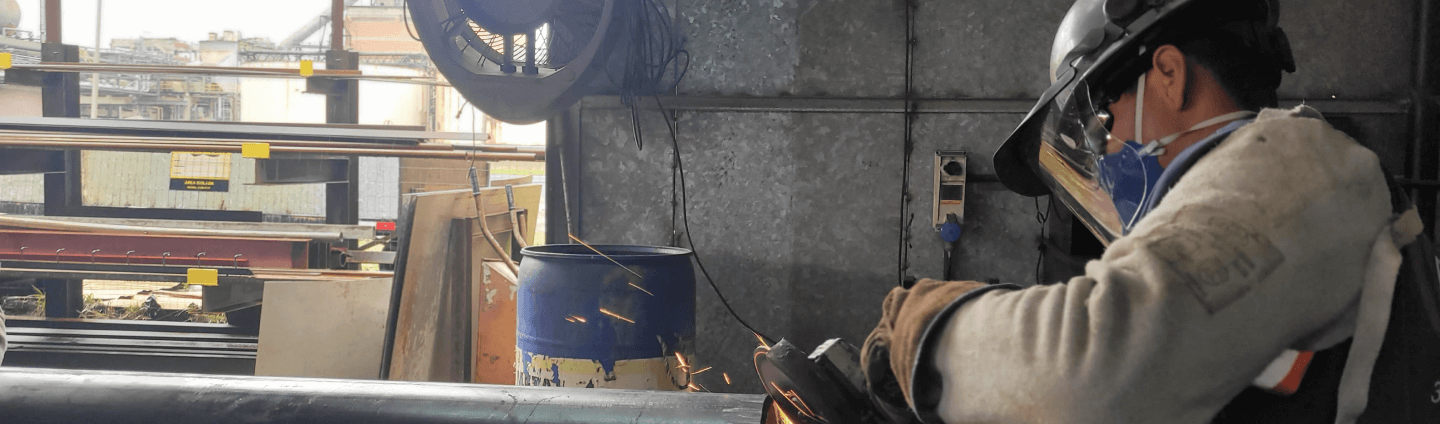 Serviço de caldeiraria com execução técnica em ambiente industrial