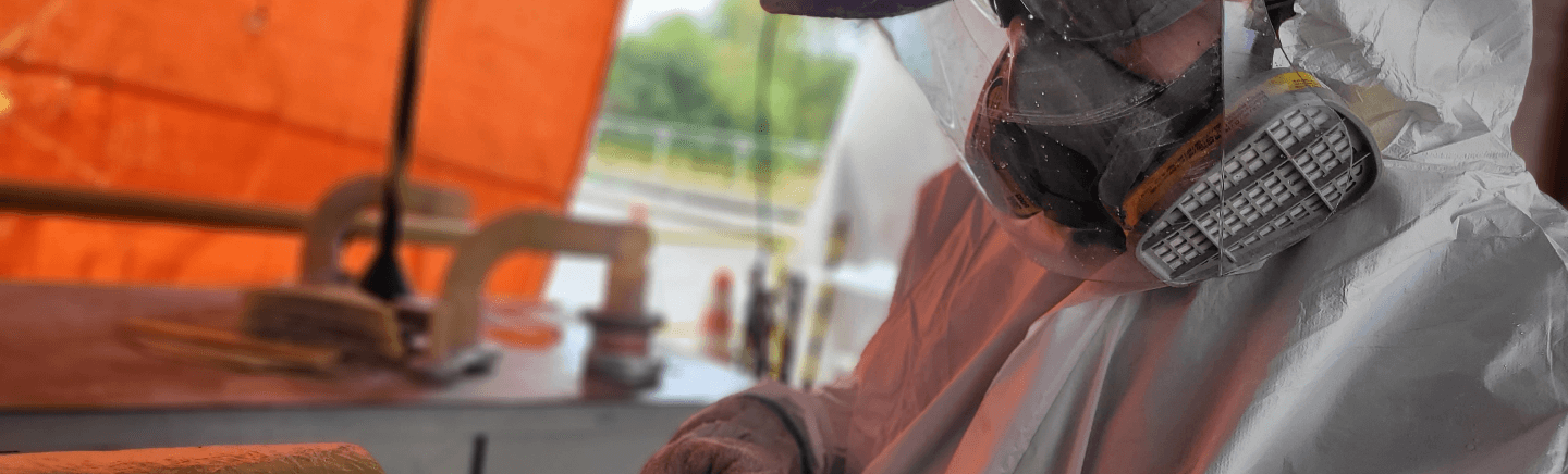 Equipe da FibrasulRS em atividade de compósitos em área industrial